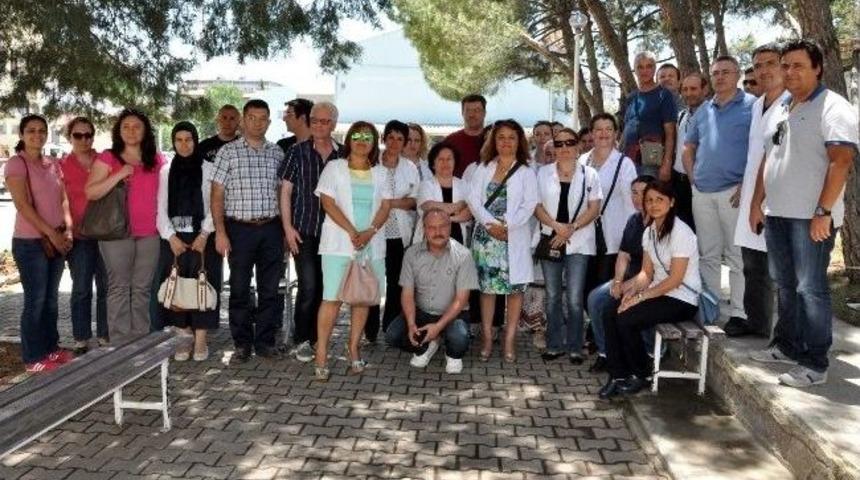 Uşak&rsquo;ta Aile Hekimlerinin N&ouml;bet Tepkisi