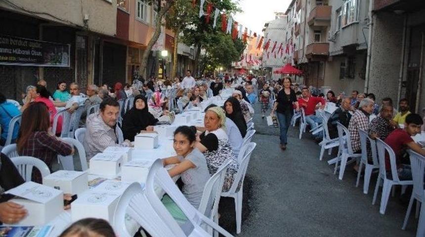 3 Bin Mahalleli "g&ouml;n&uuml;l Sofraları"nda Buluştu