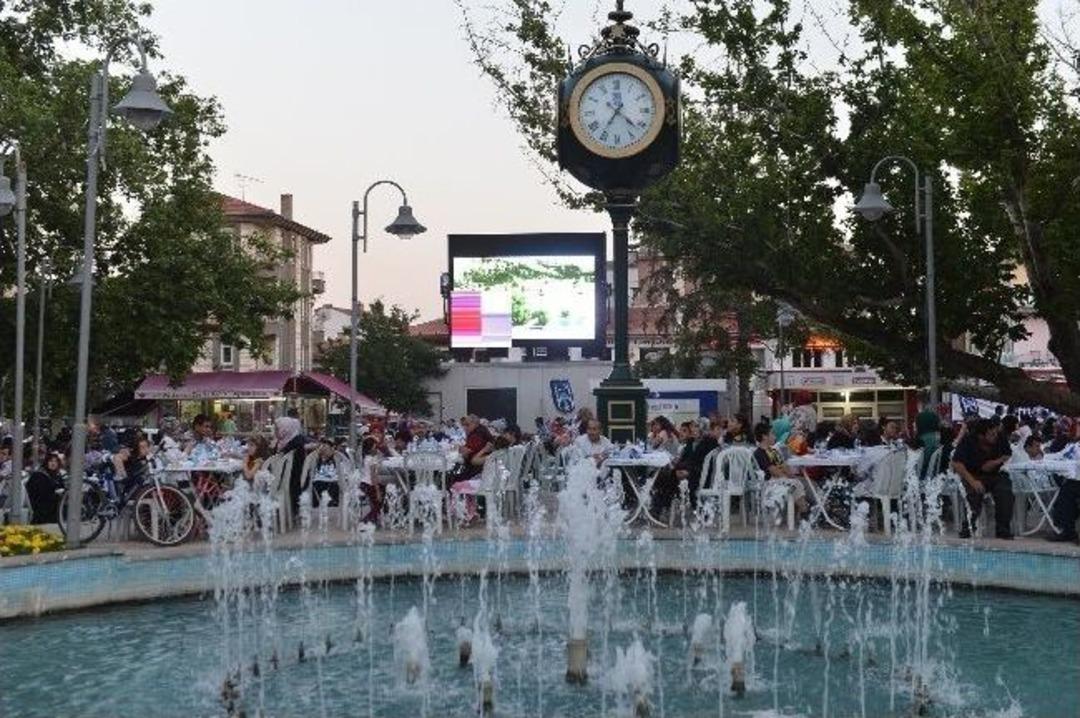 Ankara B&uuml;y&uuml;kşehir Belediyesi&rsquo;nden Halk İftarları