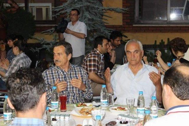 Eskişehir’de İftar Programı 1