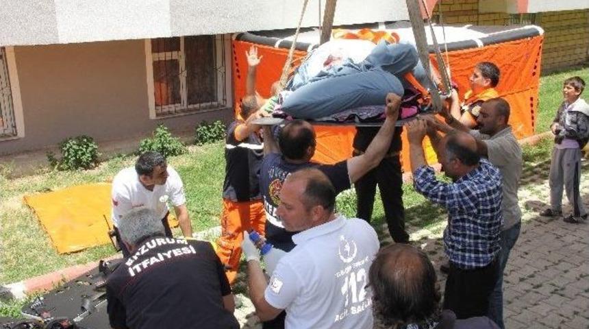 Hayatını Kaybeden 350 Kilo Ağırlığındaki Kadın Toprağa Verildi