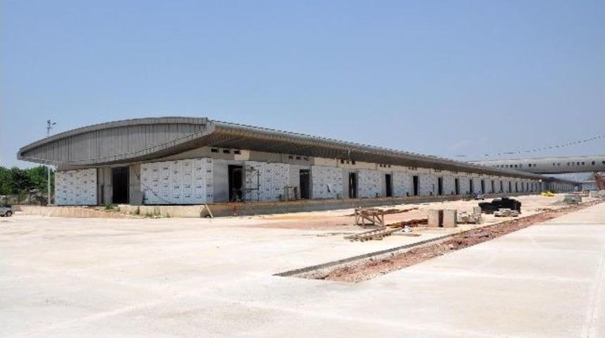 Yeni Hal Binasında Son &Ccedil;alışmalar Yapılıyor