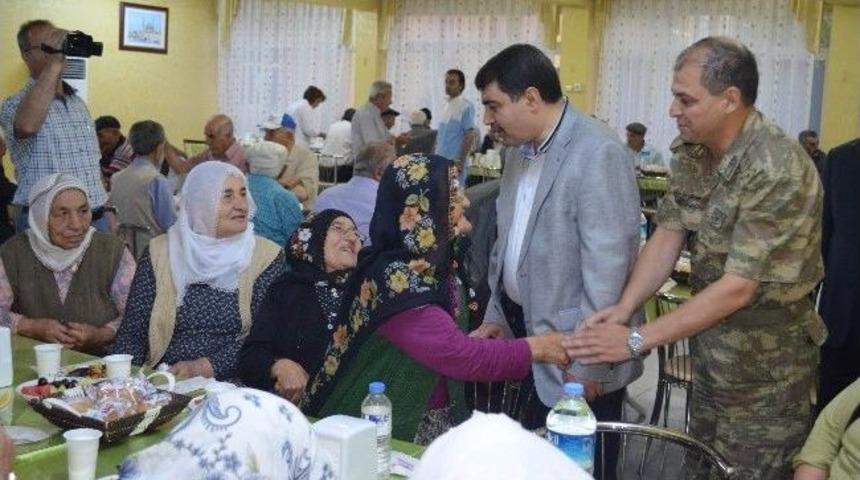 Vali Vasip Şahin İftarda Huzurevi Sakinleri İle Biraraya Geldi