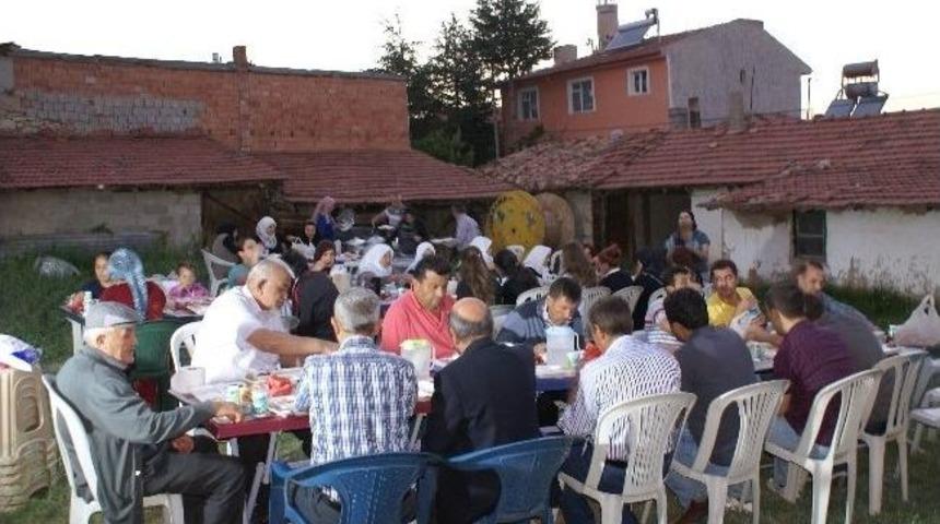 Apartman Sakinlerinden &Ouml;rnek Komşuluk