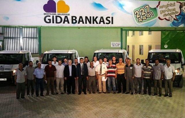 Şehitkamil Belediyesi Ramazan Paketlerini Ailelere Ulaştırıyor