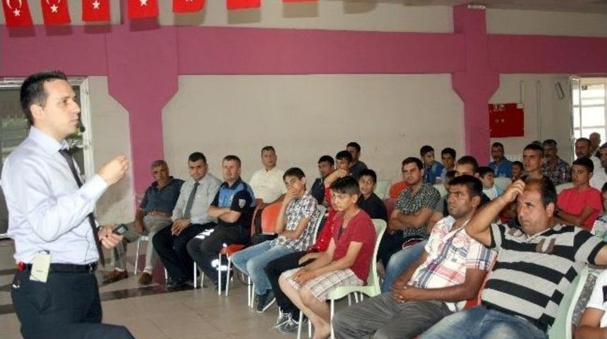 Roman Mahallesinde, Uyuşturucu Konferansı