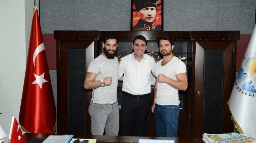 Boks&ouml;r Kardeşlerden Arslan&rsquo;a Ziyaret