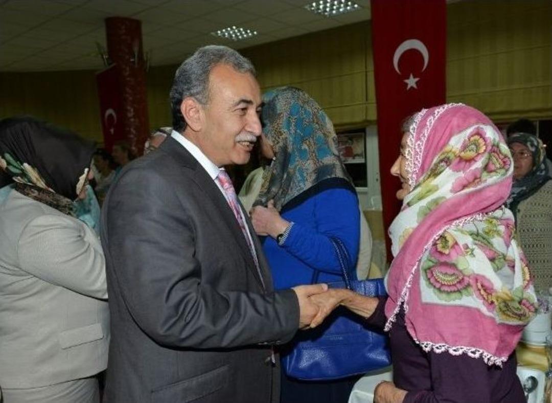 Vali B&uuml;y&uuml;k, Şehit Ve Gazi Aileleri İle İftarda Buluştu