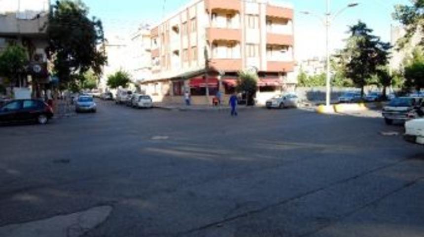 Hastane Caddesi Sinyalizasyon Sisteminin Kurulmasını Bekliyor