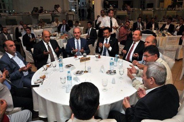 Başkan Ak&rsquo;tan Başbakan Erdoğan&rsquo;ın Misafirlerine İftar 1