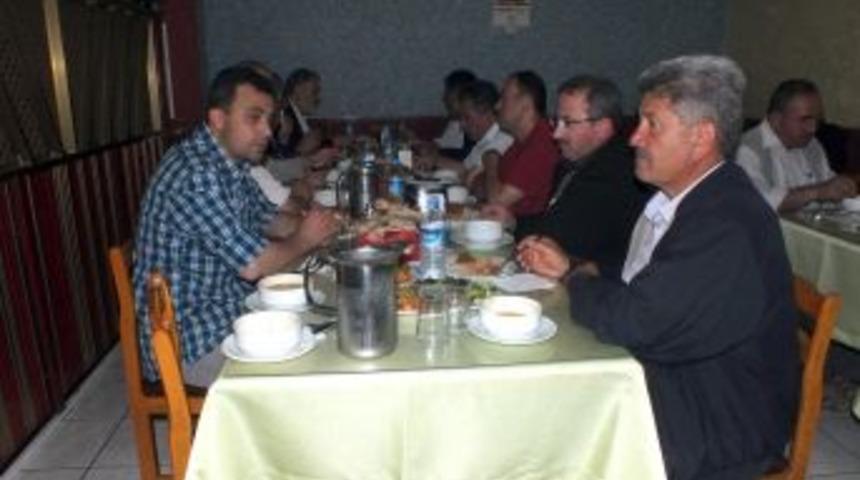 Pasinler M&uuml;ft&uuml;l&uuml;ğ&uuml;'nden Iftar Yemeği