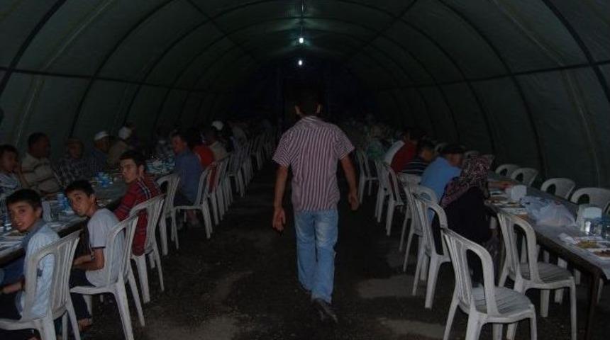 Salihli Tso Kula&rsquo;da İftar &Ccedil;adırı Kurdu