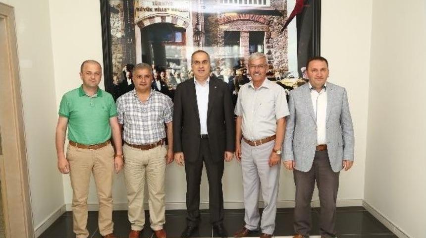 18. Ve 34. Meslek Komitesi &Uuml;yeleri Başkan K&ouml;semusul&rsquo;u Ziyaret Etti