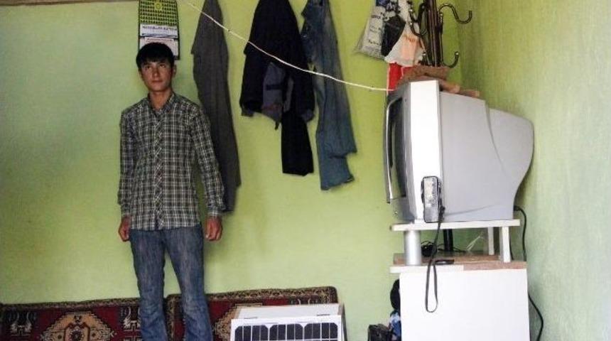 Elektrik Sorununu G&uuml;neş Enerjisi İle &Ccedil;&ouml;zd&uuml;ler