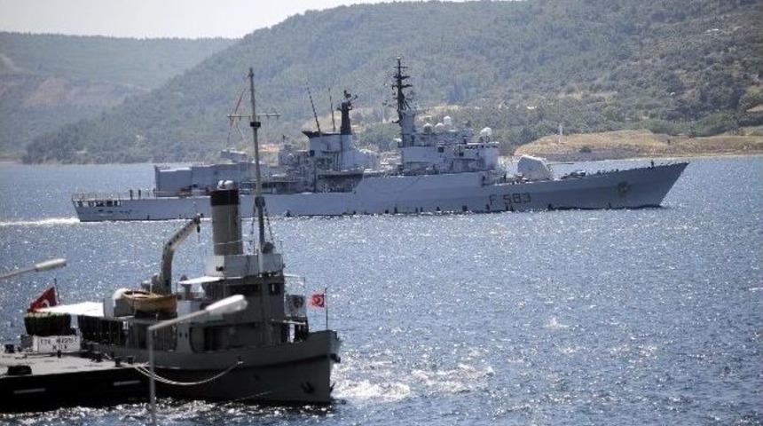 Savaş Gemileri &Ccedil;anakkale Boğazı'dan Ge&ccedil;ti