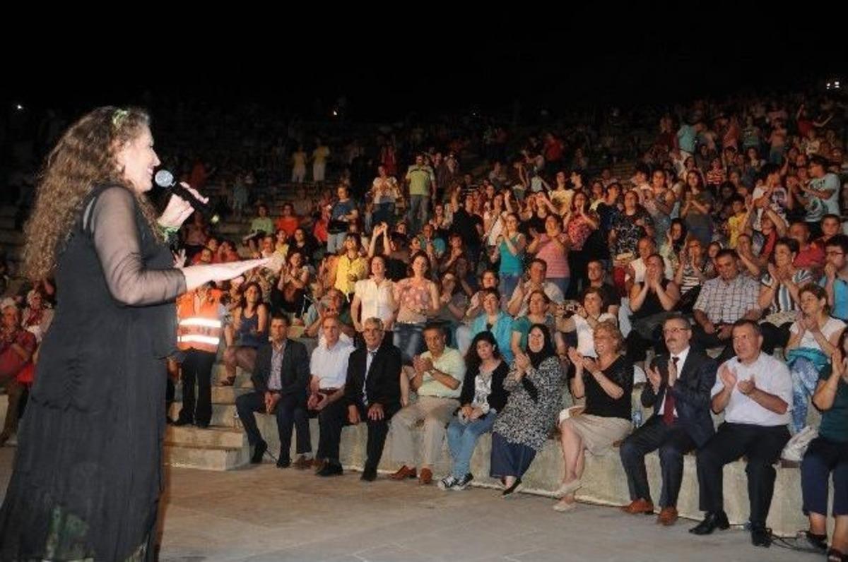 Niobe&rsquo;de, Suzan Kardeş Coşkusu