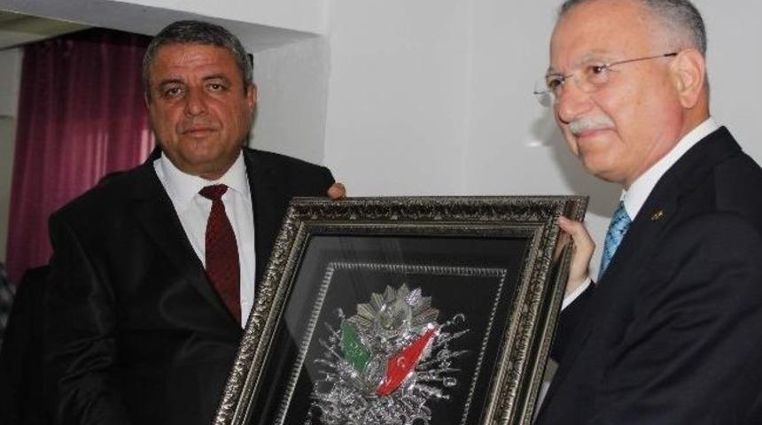 Cumhurbaşkanı Adayı İhsanoğlu, Kırşehir'de Tso Ve Esnaf Odaları Birliğini Ziyaret Etti