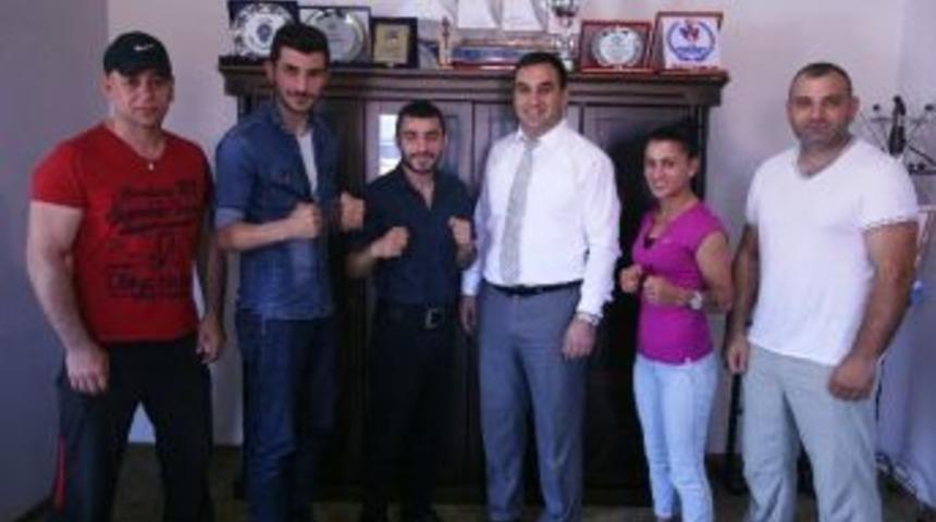 Kick Boks'ta Altın Madalyalar Rize'nin