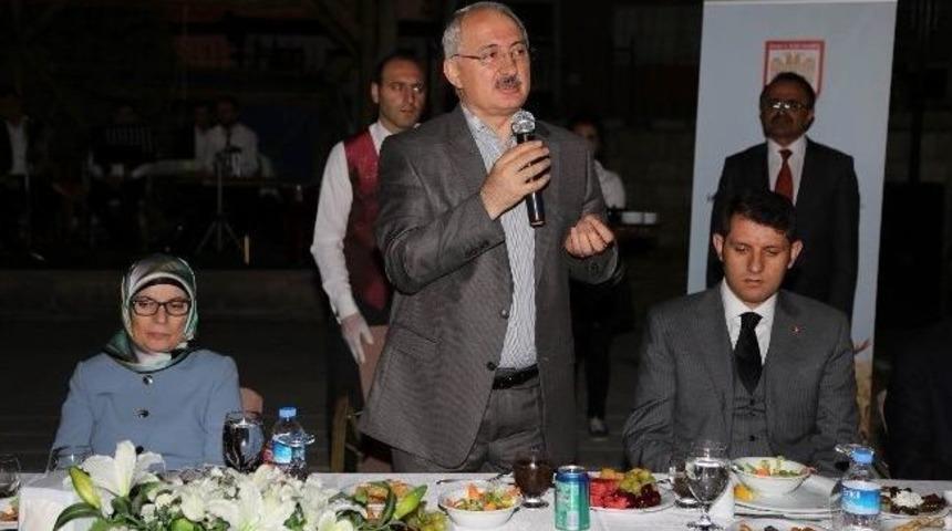 İl Protokol&uuml; İftar Programında Bir Araya Geldi