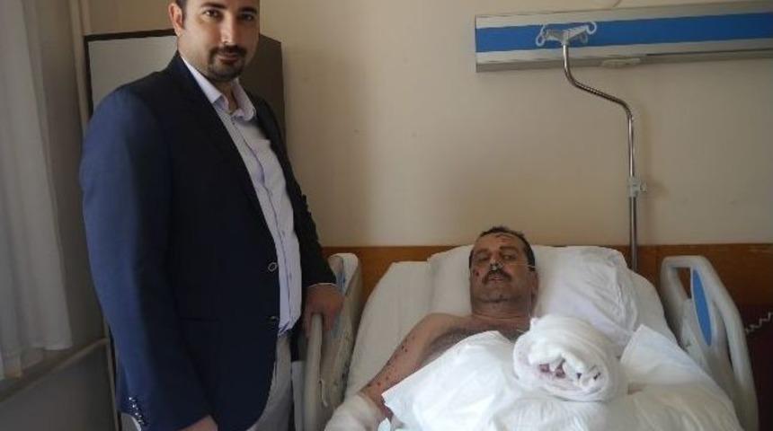 Ramazan Topu Elinde Patlayan Kişiye 9 Saat S&uuml;ren Başarılı Bir Ameliyat Yapıldı