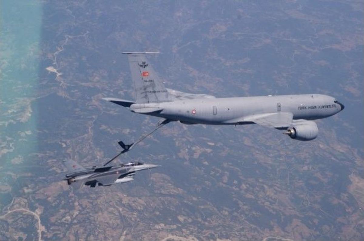 Hava Kuvvetleri Komutanı Orgeneral &Ouml;zt&uuml;rk Yakıt İkmalini Bizzat U&ccedil;arak Denetledi