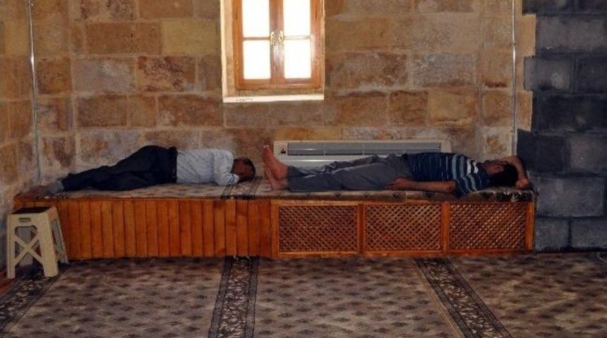 Klimalı Camiler Doldu Taştı