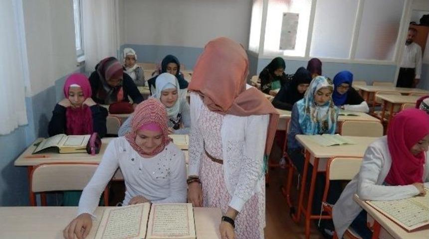 Kızılcahamam M&uuml;ft&uuml;l&uuml;ğ&uuml;&rsquo;nden Eğitimde &Ouml;rnek Davranış