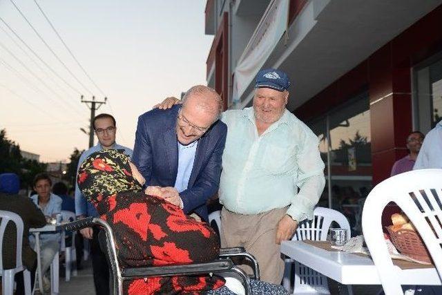 Başkan Kafaoğlu, İftarını Vatandaşlarla Yapıyor