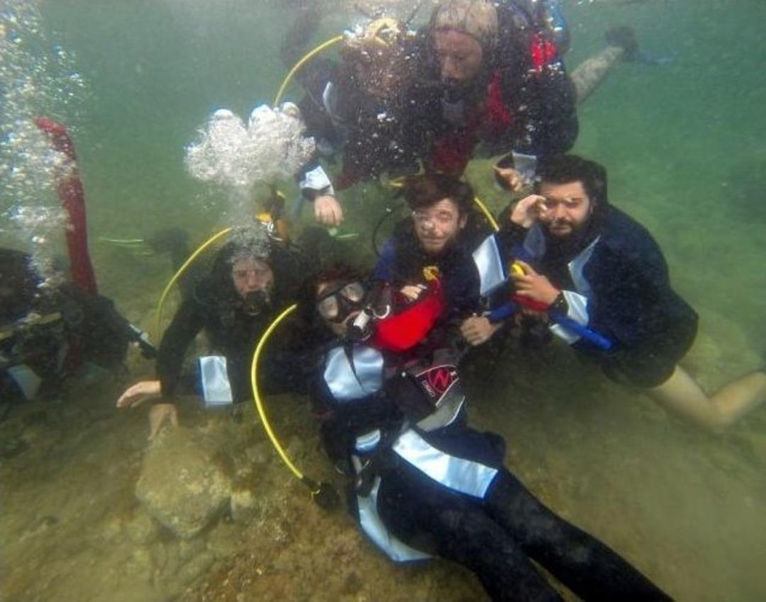 Su Altında Diploma T&ouml;reni