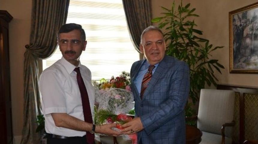 Vali Bektaş Konuklarını Ağırlıyor