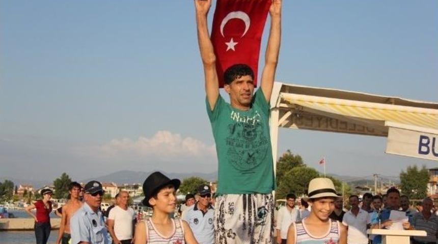 Burhaniye&rsquo;nin Yağlı Direk Şampiyonu Değişmedi