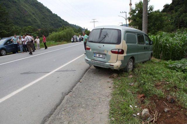 Rize'de Trafik Kazası: 3 Yaralı