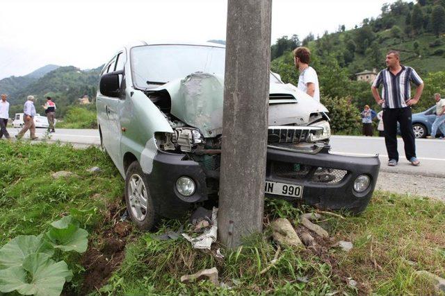 Rize'de Trafik Kazası: 3 Yaralı