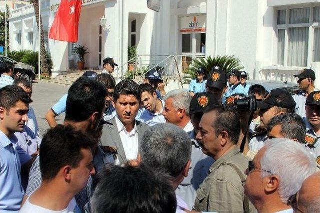 Antalya’da Belediye Çalışanlarından Eylem