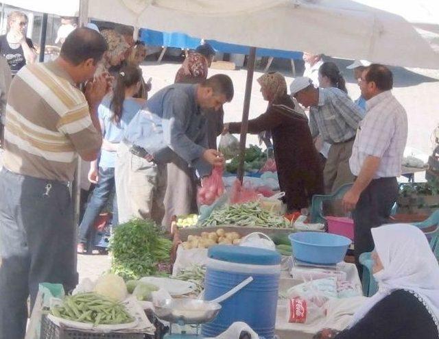 Simav Halk Pazarında Doğal Ve Yerli Ürün Bereketi Yaşanıyor