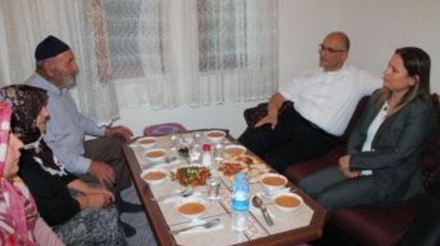 Kaymakamdan &Ccedil;at Kapı İftar