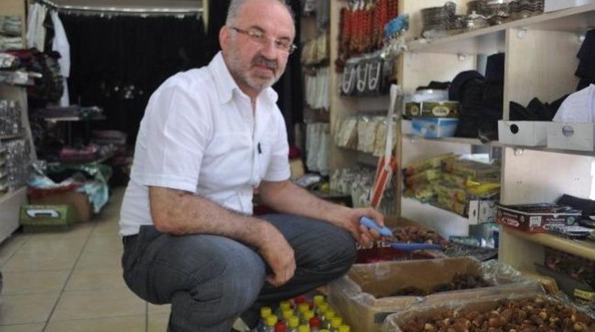 Hurma Satışları Esnafın Y&uuml;z&uuml;n&uuml; G&uuml;ld&uuml;rd&uuml;