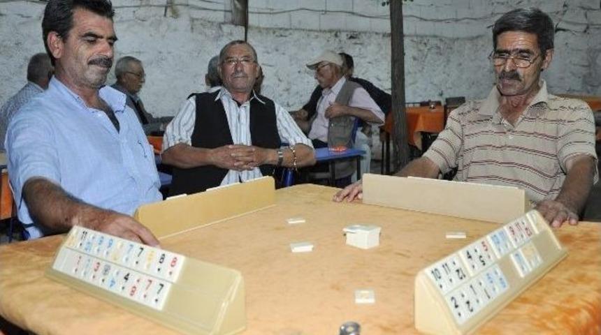 Aksaray'da Kahvehanelerde Ramazan Mesaisi