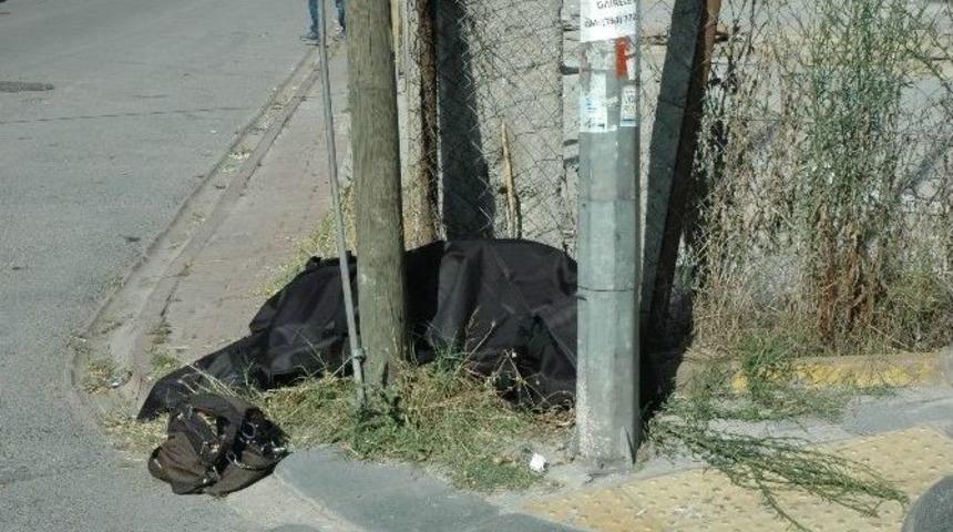 Sokak Ortasında Bir Kadını &Ouml;ld&uuml;r&uuml;p İntihar Etti