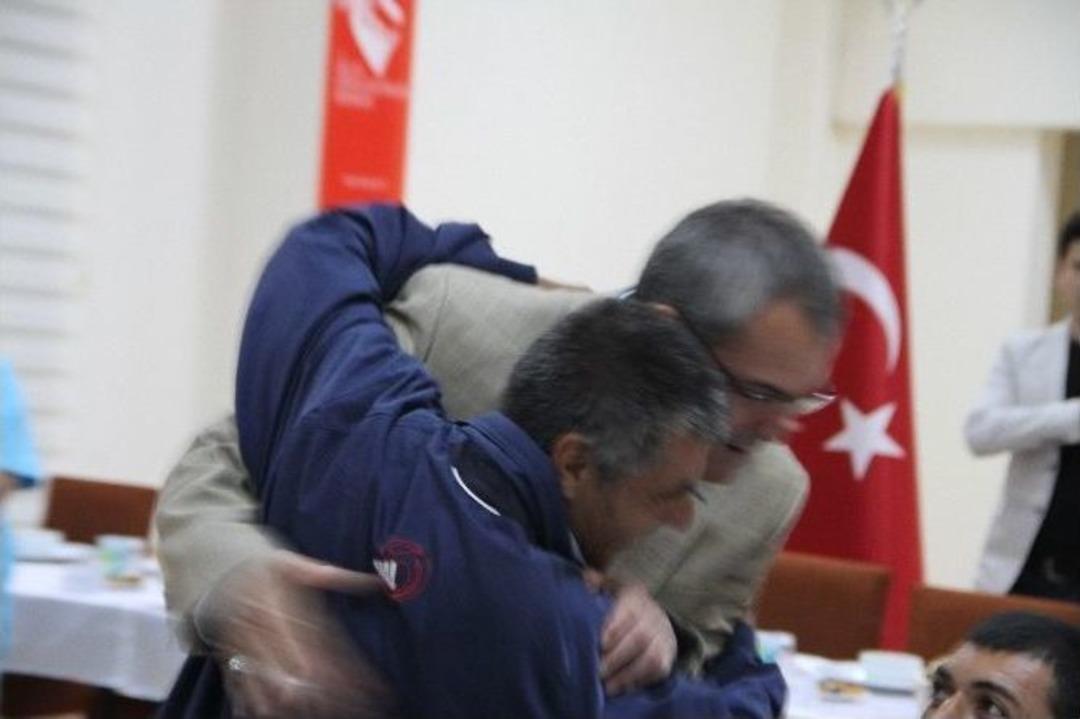 Ardahan Valisi Deniz Orucunu Engellilerle A&ccedil;tı