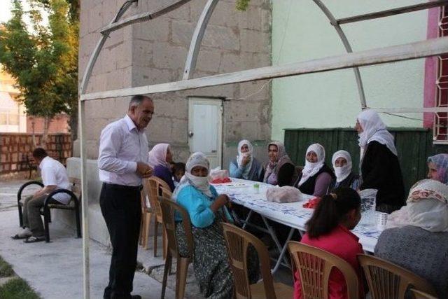 Yahyalı Belediyesinin İftar Programı Devam Ediyor