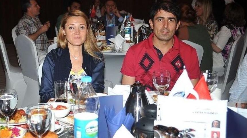 Yakamoz Derneği &Uuml;yeleri İftarda Buluştu