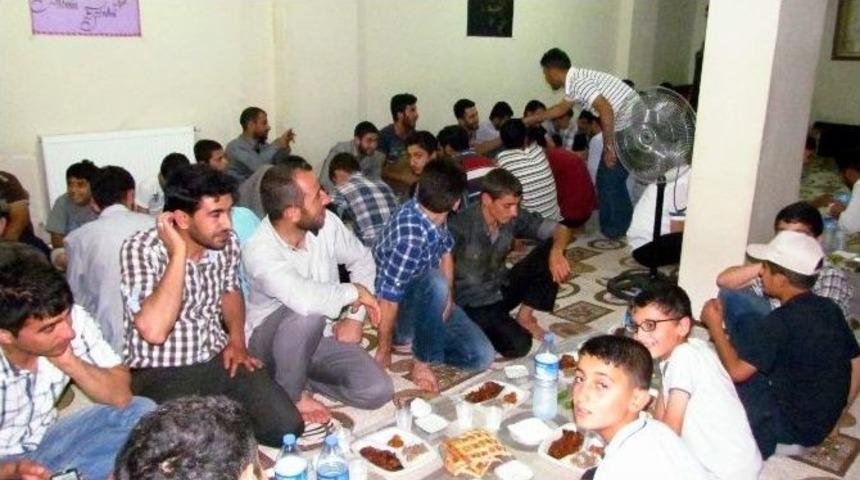 Siverek İkra-der'den İftar Yemeği