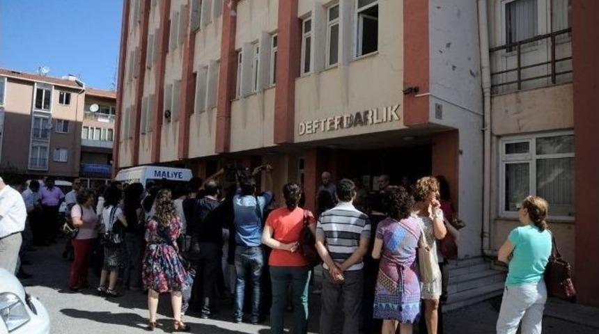 Bandırma Depremi Memurları Sokağa D&ouml;kt&uuml;