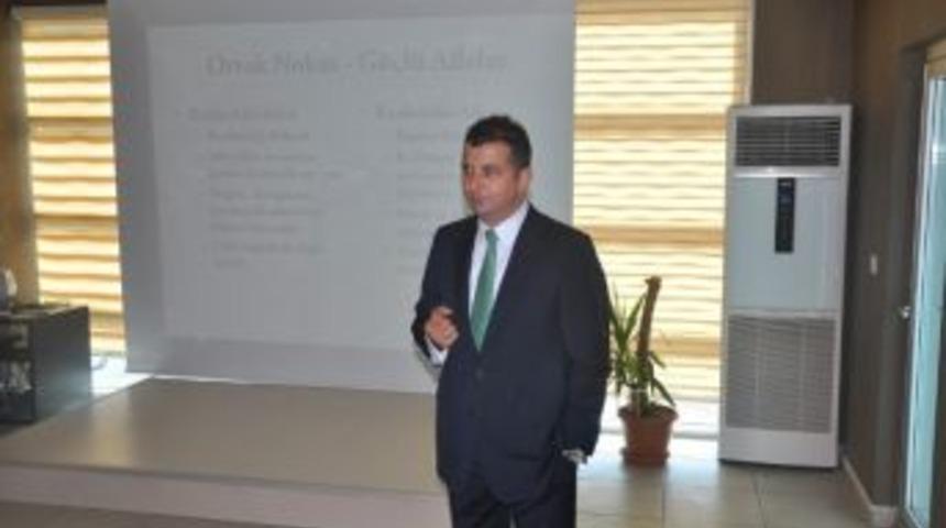 &Uuml;nsal Ban: "k&uuml;resel G&uuml;&ccedil;ler, İhsanoğlu&rsquo;na Lobi Desteği Veriyor"