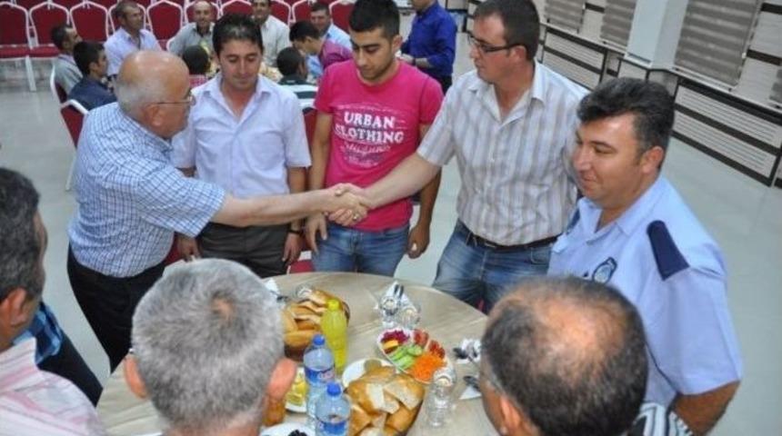 Belediye Başkanı Yıldız, Belediye Personeli İle İftarda Buluştu