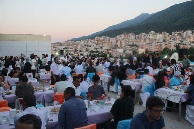 Hastane Terasında İftar Sofrası 1