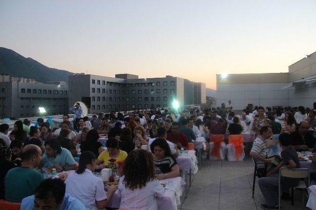 Hastane Terasında İftar Sofrası 2