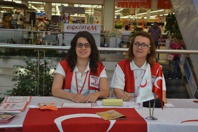 Kızılay, 'siz Bağışlayın Biz Dağıtalım' Ramazan Kampanyası İle Erzak Topluyor