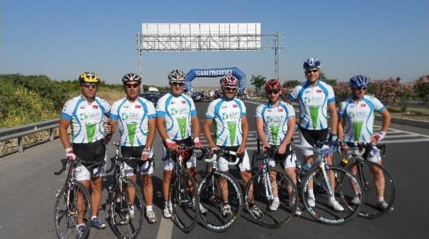 İzmit Belediyesi Bisiklette Şampiyon